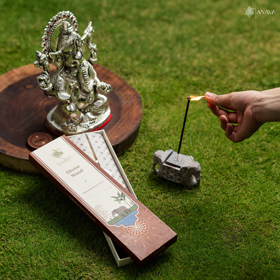 Divine Wood Incense Sticks – Sandalwood Soulful & Spiritual Aroma